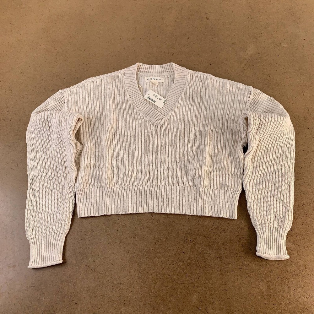 Aeropostale Womens Size XS Sand Knit Long Sleeve V Neck Pullover Sweater NWT